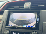 駐車時に便利なバックカメラを装備しています。