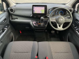 前席内装の全体像です。是非実車をご覧にお越し頂き実際にお座りください。