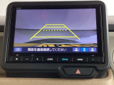 便利な3ビュー切り替え、ガイド線表示付きのバックカメラです。後退時、後方の視界をサポートします