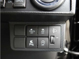 アイドリングストップ機能がついているので、停車時にエンジンを止めて燃料消費を抑えます。環境にもお財布に優しいですね♪