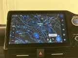 いまや必須装備「ナビゲーション」搭載!知らない場所に、スイスイッとドライブ。なんて便利な機能でしょうか?もう、これなしではハンドルを握れませんね!でも、運転中の操作は危険ですのでご注意ですね♪