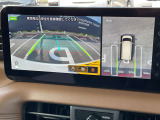 【アラウンドビューモニター】車両周辺をモニターで確認できて、駐車が苦手な人でもスムーズに駐車できます