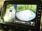 【アラウンドビューモニター】専用のカメラにより、上から見下ろしたような視点で360度クルマの周囲を確認することができます☆死角部分も確認しやすく、狭い場所での切り返しや駐車もスムーズに行えます。