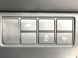 【パワーバックドア】スマートキーや運転席のボタンを押すだけでリアゲートが自動で開閉します!荷物を持っている時や、高い位置にあるバックドアを閉める際に便利な機能です♪