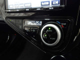 車内の温度管理に便利なオートエアコン☆