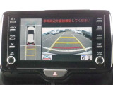 パノラミックビューモニター&バックモニター♪車両の前後左右に搭載した4つのカメラの映像を合成し、車を真上から見ているような映像を表示♪