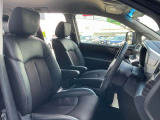 運転席・助手席は、ゆったりと座れるサイズで、長時間の運転でも快適です。