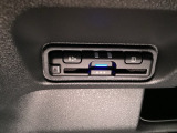 ビルトインタイプの【ETC】で見た目もスッキリ。高速道路の利用にとても便利です。