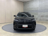 お車購入のポイントとなるフロントマスクです!シャープな目つきが印象的なデザインのヘッドランプです。