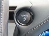 スマートキー装備車なので、キーを取り出さなくてもエンジン始動が可能です。