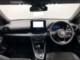 シンプルながら機能性あふれる運転席廻りです。視界性もよく、運転しやすいですよ。