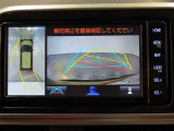 バックガイドモニターで、後方を確認しながら安心して駐車することができます。運転初心者も熟練者も必須の機能ですよ!