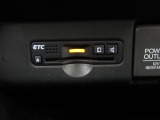 ETC車載器付きです。高速道路の料金所もスムーズに通過できます。