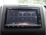 センターパネルにスッキリと収まった純正オーディオ(Bluetooth・CD再生・AM/FMチューナーなど)です。お気に入りの音楽・ラジオを聴きながら楽しいドライブをお楽しみくださいね。