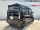 専用15インチアルミホイール、シーケンシャルターンシグナルランプ