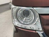 LEDヘッドライトは、点灯の瞬間から最大光量を発揮し、突然暗くなるトンネルなどでの安定感を高めます。