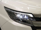 LEDヘッドライトです。デザイン性がよくとても明るいので、夜間の走行や悪天候でも安心です。しかも長寿命!