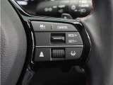 ◆アダプティブクルーズコントロール◆予め設定した車速内でクルマが自動的に加減速。前走車との適切な車間距離を維持しながら追従走行します。【LKAS】車線維持支援システムでステアリング操作を支援。