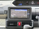純正7インチメモリーナビを装備。