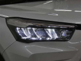 LEDヘッドライトです。デザイン性がよくとても明るいので、夜間の走行や悪天候でも安心です。しかも長寿命!
