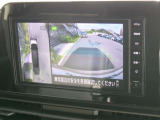 アラウンドビューモニター付きです 上から見たイメージで駐車出来ますので車庫入れの苦手な方も楽に駐車出来ます♪