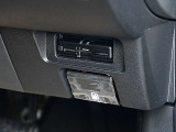 ビルトイン型ETCユニット搭載で、高速道路等利用時、便利に利用可能です。