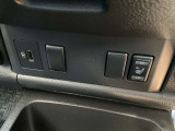 運転席にシートヒーターもついています。