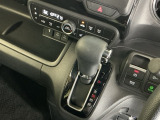 発進時から滑らかに加速する無段階変速のCVTはストップ&ゴーの多い街の中も快適です