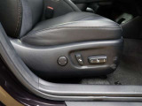 パワーシート搭載。微妙な調整が手軽にでき、ピッタリのポジションで運転することが可能です。