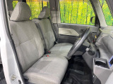 運転席シート廻りは使用感も少なく、良好な状態となっています。前オーナー様が丁寧に使っていたことがよくわかりますね。