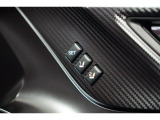 運転席のシートポジションメモリー機能は、登録済みの運転者と交代しても、シートポジションの変更の手間がかかりません。