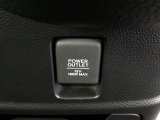 アクセサリーソケットを装備。車内アクセサリーの電源として便利です。