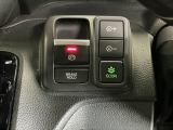 パーキングブレーキはスマートな電子制御式と合わせて渋滞時等にブレーキペダルから足を離しても停車状態を保持してくれるオートブレーキホールド機能で運転が楽になります。スタートはアクセルペダルを踏むだけ