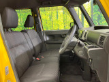 運転席シート廻りは使用感も少なく、良好な状態となっています。丁寧に使われていたことがよくわかりますね。