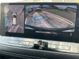 アラウンドビューモニターは、映像で白線や駐車しているクルマとの位置関係が一目でわかってスムーズに駐められます。