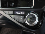左右独立温度コントロールフルオートエアコンです。運転席、助手席それぞれで独立して温度設定ができます。冷え性の方が乗っても安心ですね♪