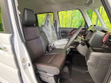 運転席シート廻りは使用感も少なく、良好な状態となっています。丁寧に使われていたことがよくわかりますね。