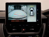 パノラミックビューモニター付きです。車両を上から見たような映像をディスプレイオーディオ画面に表示。運転席からの目視だけでは見にくい、車両周辺の状況をリアルタイムでしっかり確認できます。