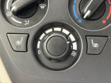 【シートヒーター】寒い日に重宝するシートヒーター!エアコンより早く温まってくれるので寒がりの人も安心ですね♪エアコンの温風は乾燥するから苦手、という方にもをおすすめです。