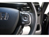 Hondaセンシングの機能のひとつ、アダプティブクルーズコントロール付!アクセルから足を離しても設定したスピードと前車との車間を保ち走行してくれます!車線維持もアシスト☆高速道路で疲労軽減ですね☆