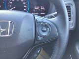 Hondaセンシングの機能のひとつ、アダプティブクルーズコントロール付!アクセルから足を離しても設定したスピードと前車との車間を保ち走行してくれます!車線維持もアシスト☆高速道路で疲労軽減ですね☆