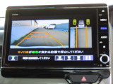 リアワイドカメラシステム!従来の視野に加えて、後方側方を約180&deg;まで見えるワイドビューと、後方を真上から見たような視野で駐車時などに便利なトップダウンビューの3つの視野があります!