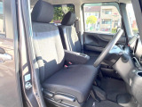 運転席シート廻りは使用感も少なく、良好な状態となっています。前オーナー様が丁寧に使っていたことがよくわかりますね。