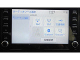 機能は充実、AM/FM、Bluetoothなどオーディオ面ではドライバーさんのストレス軽減にお役に立てます ナビはご自身のスマホでどうぞ
