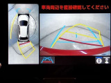 パノラミックビューモニター付きです。車両を上から見たような映像をディスプレイオーディオ画面に表示。運転席からの目視だけでは見にくい、車両周辺の状況をリアルタイムでしっかり確認できます。