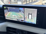 空から車を見たような「アラウンドビューモニター」!車の周りが一目で確認できるので、小さなお子様や障害物があっても安心して乗ることができます♪