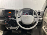 運転席からの視界が左右に広く隅々まではっきりと見渡せます。車の前端も把握しやすく安心して運転できます。