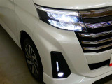 LEDヘッドライトです。デザイン性がよくとても明るいので、夜間の走行や悪天候でも安心です。しかも長寿命!