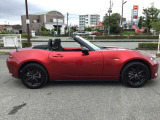 オープンカーならではのスタイルがほれぼれします。
