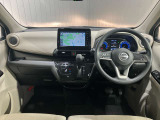 運転席からの視界が左右に広く隅々まではっきりと見渡せます。車の前端も把握しやすく安心して運転できます。